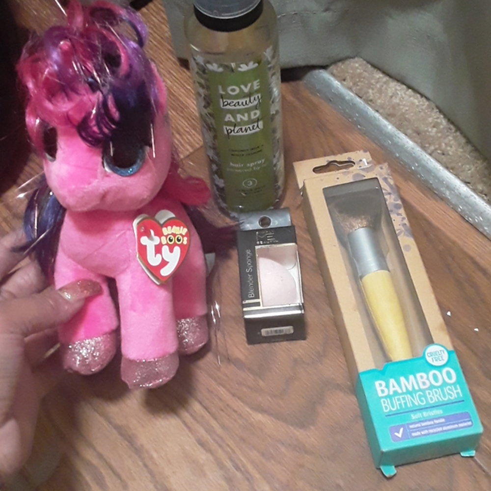 Earth friendly! Hairspray , blender sponge, brush